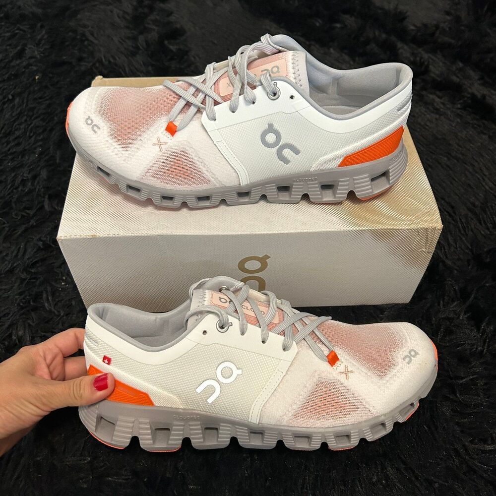 ON CLOUD X Ivory / Alloy athletic training lace up shoes sneakers women's 9 new - Picture 8 of 8